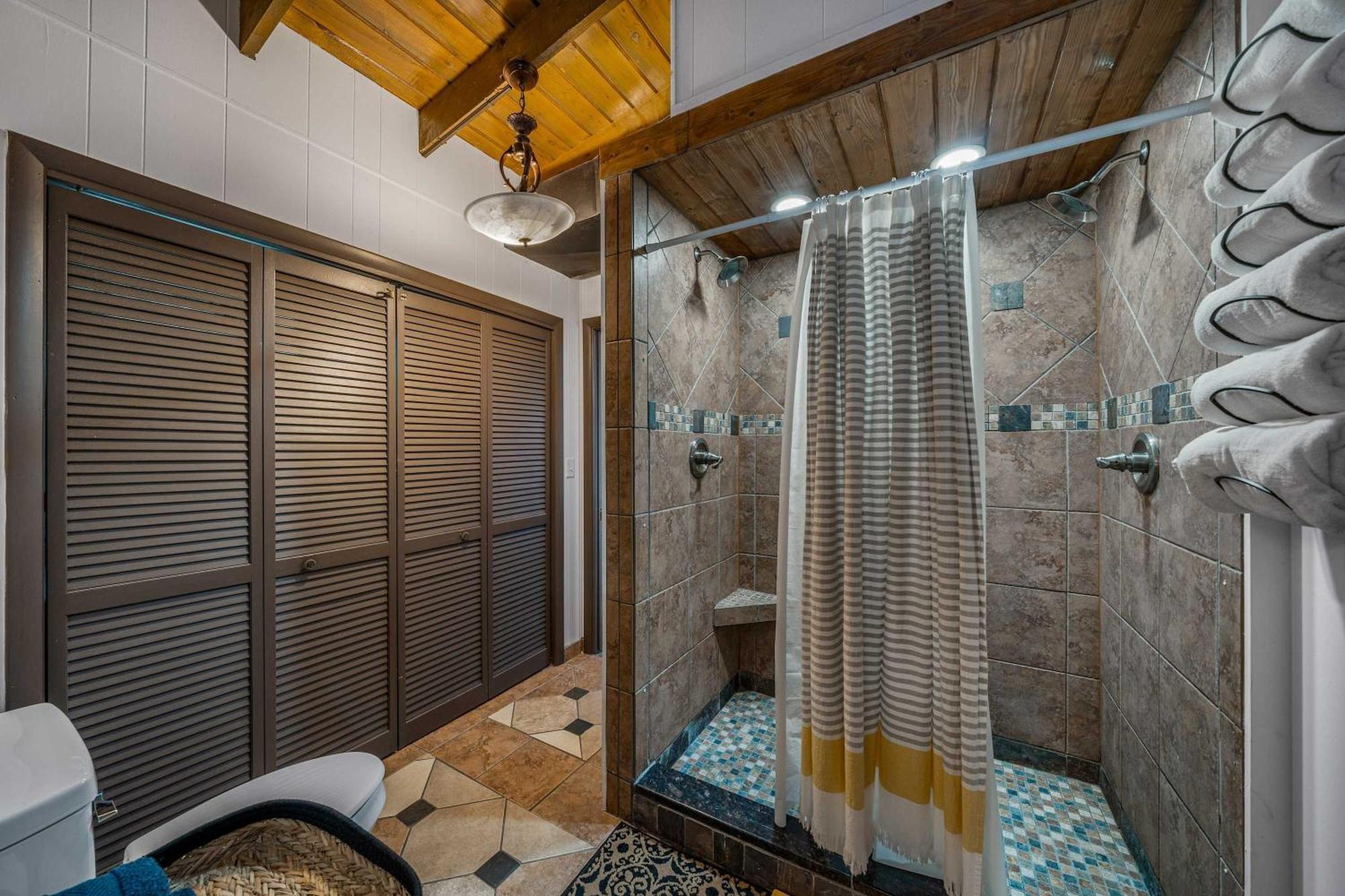 Rubys Roost Villa Mentone ภายนอก รูปภาพ