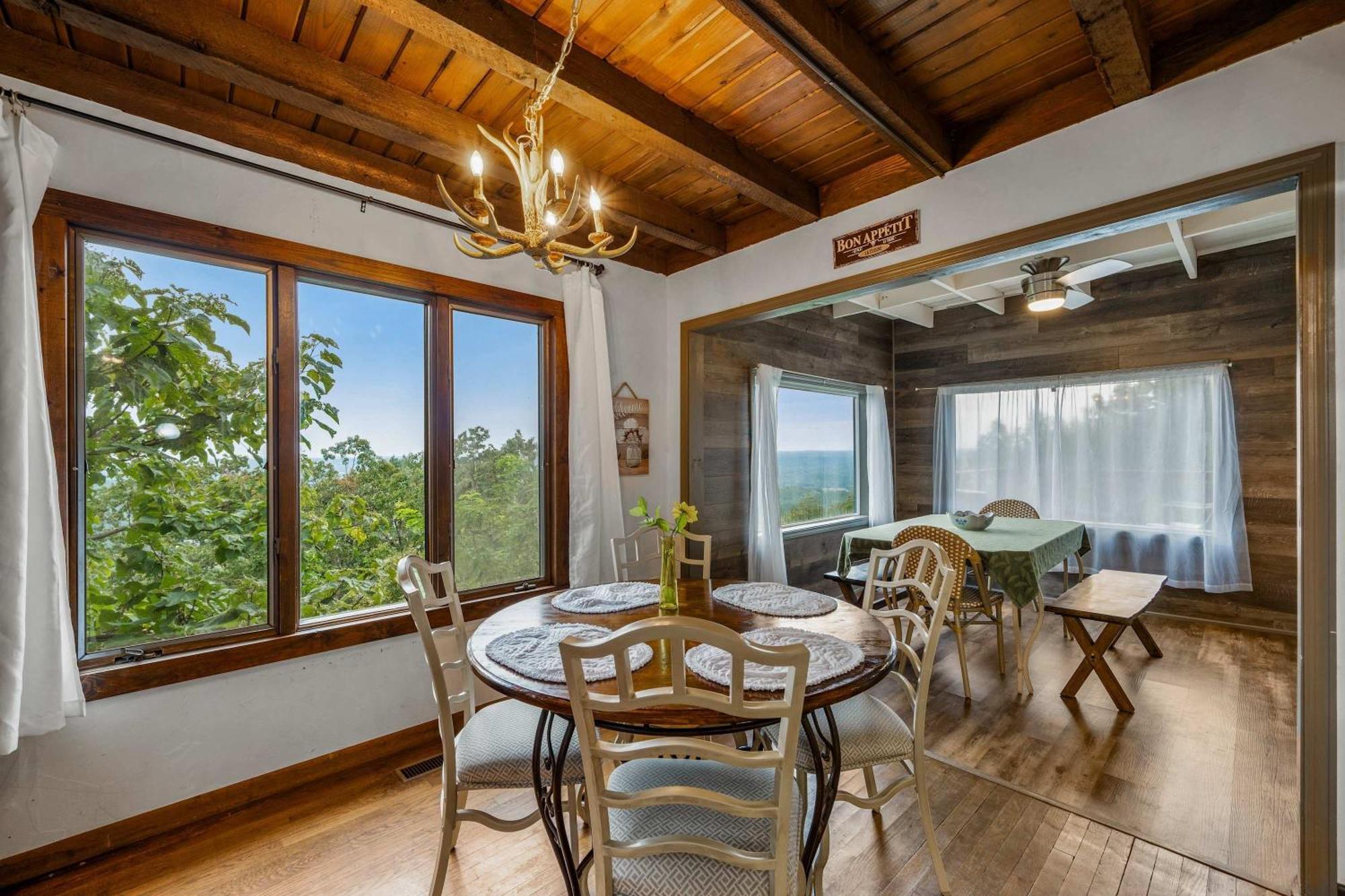 Rubys Roost Villa Mentone ภายนอก รูปภาพ
