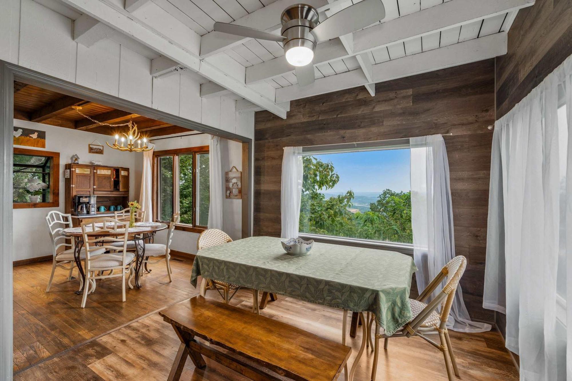 Rubys Roost Villa Mentone ภายนอก รูปภาพ